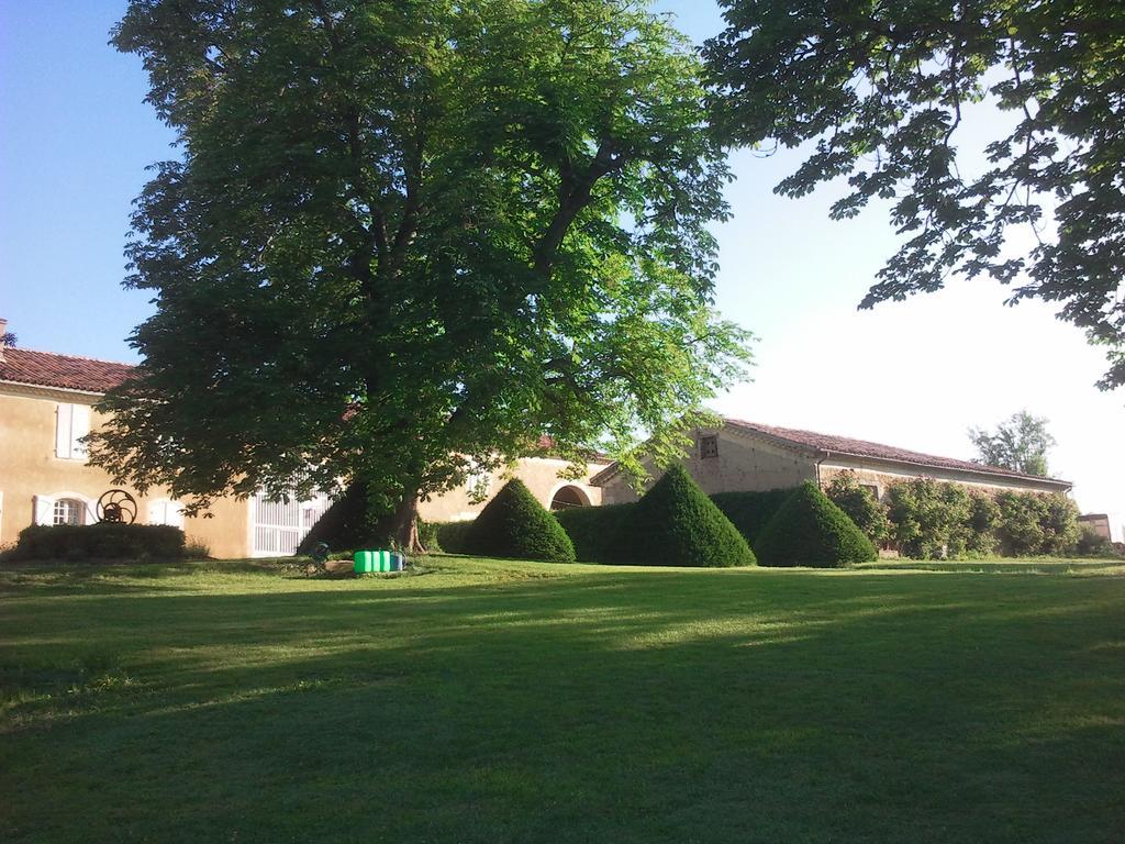 Le Gavachon Panzió Leboulin Kültér fotó